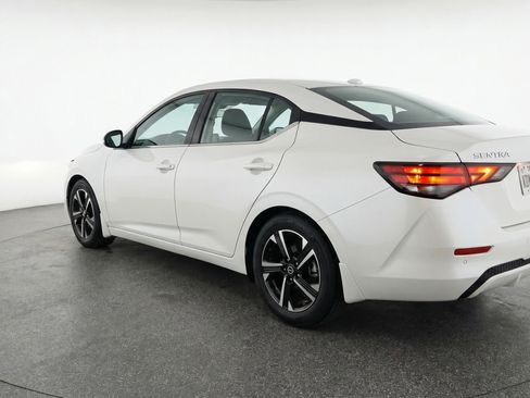 Used 2025 Nissan Sentra SV FWD image 6