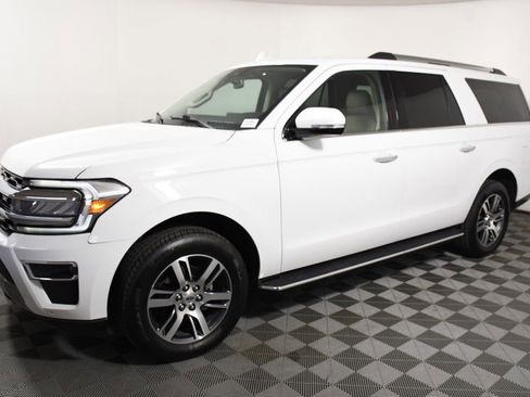 Used 2023 Ford Expedition Max Limited AWD/4WD image 2