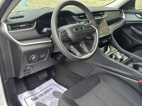 Used 2023 Jeep Grand Cherokee L Laredo AWD/4WD image 6