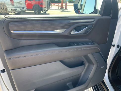 Used 2023 GMC Yukon Denali image 30