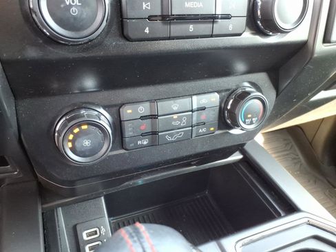 Used 2020 Ford F150 XLT w/ Equipment Group 302A Luxury AWD/4WD image 24