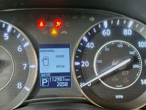 Used 2018 Nissan Armada Platinum w/ Captain Seat Package image 19