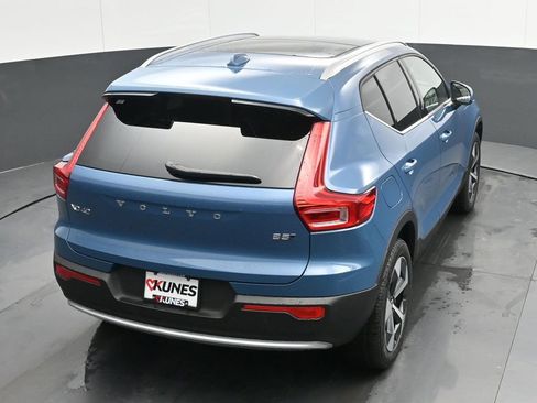 New 2025 Volvo XC40 B5 Core w/ Climate Package image 31