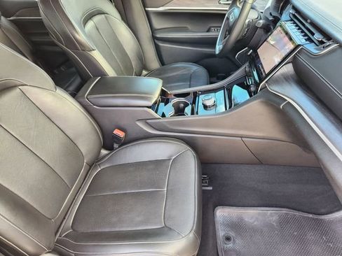 Certified 2022 Jeep Grand Cherokee L Limited w/ Luxury Tech Group II image 15