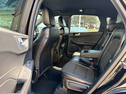 Used 2023 Ford Escape ST-Line Select AWD/4WD image 13
