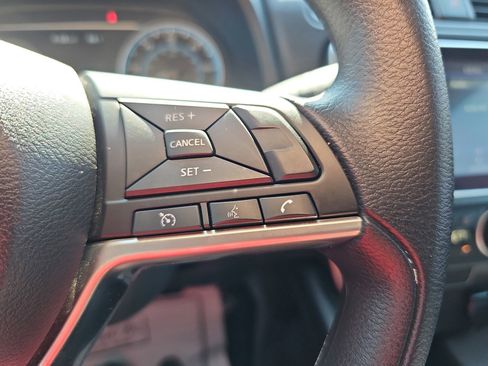 Used 2025 Nissan Leaf S FWD image 15