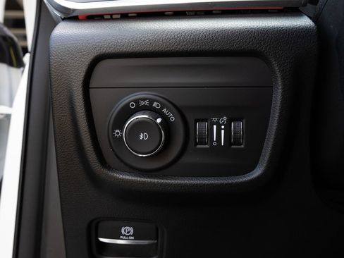 Used 2023 Jeep Grand Cherokee L Overland AWD/4WD image 23