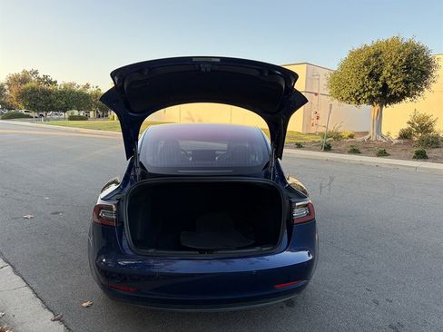 Used 2018 Tesla Model 3 Long Range AWD/4WD image 7