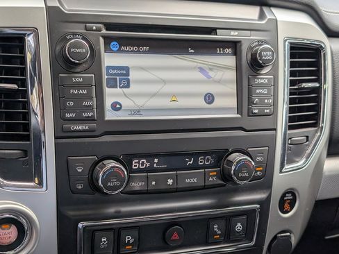 Used 2018 Nissan Titan PRO-4X w/ Pro-4x Convenience Package image 32