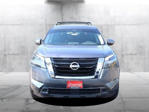 Certified 2025 Nissan Pathfinder SV w/ SV Premium Package FWD image 4