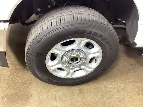 Used 2026 Ford F250 XLT AWD/4WD image 30