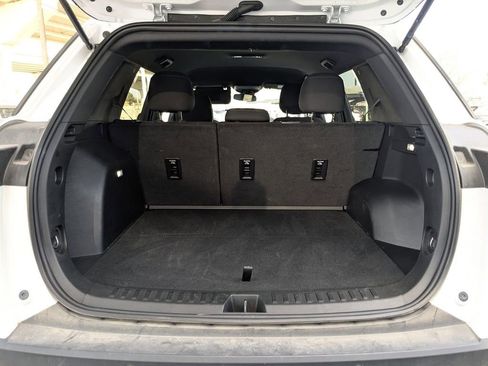 Used 2025 Chevrolet Equinox LT image 22