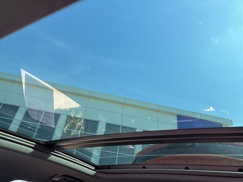 Used 2025 Audi Q3 2.0T Premium image 27