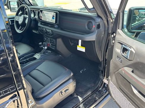 New 2026 Jeep Gladiator Rubicon w/ Steel Power Dome Hood Package AWD/4WD image 24