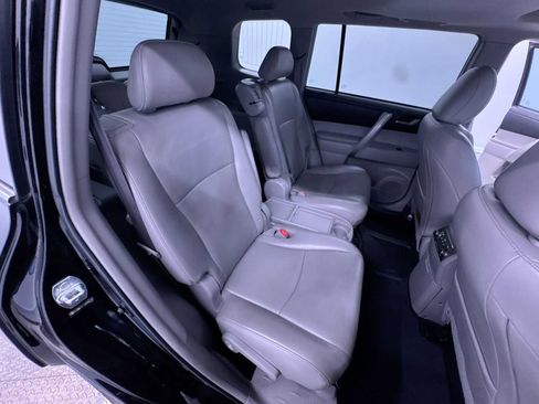 Used 2013 Toyota Highlander SE image 35