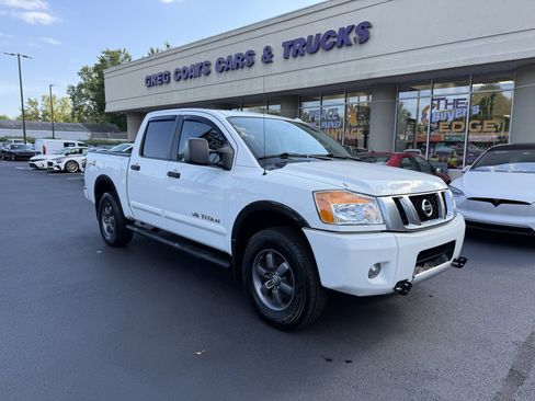Used 2015 Nissan Titan PRO-4X image 1