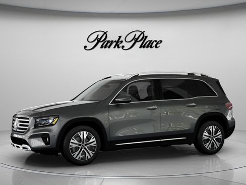 New 2026 Mercedes-Benz GLB 250 image 3