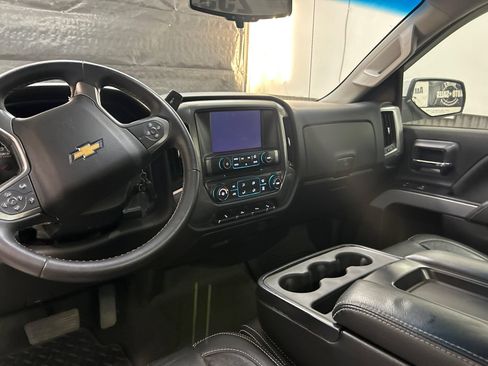 Used 2017 Chevrolet Silverado 1500 LT w/ LT Convenience Package AWD/4WD image 9