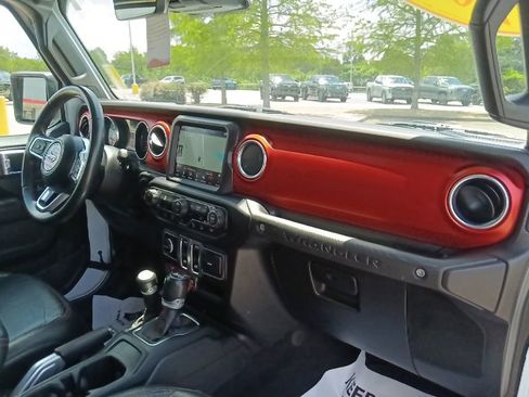 Used 2019 Jeep Wrangler Rubicon AWD/4WD image 33