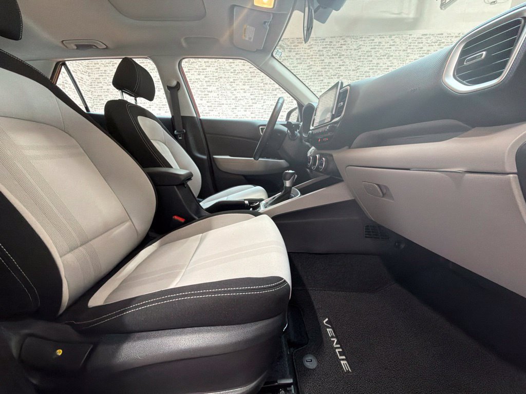 Certified 2026 Hyundai Venue SEL FWD image 12