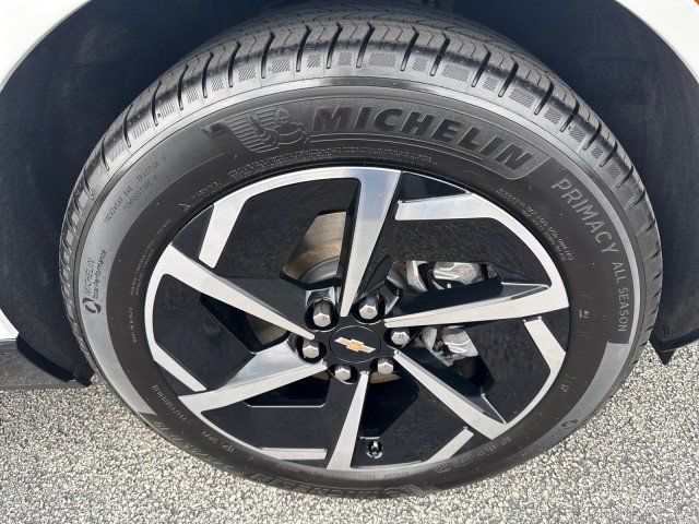 Used 2025 Chevrolet Equinox EV LT w/ Convenience Package FWD image 9