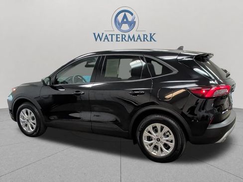 Used 2025 Ford Escape Active w/ Active Premium Tech Pack FWD image 3