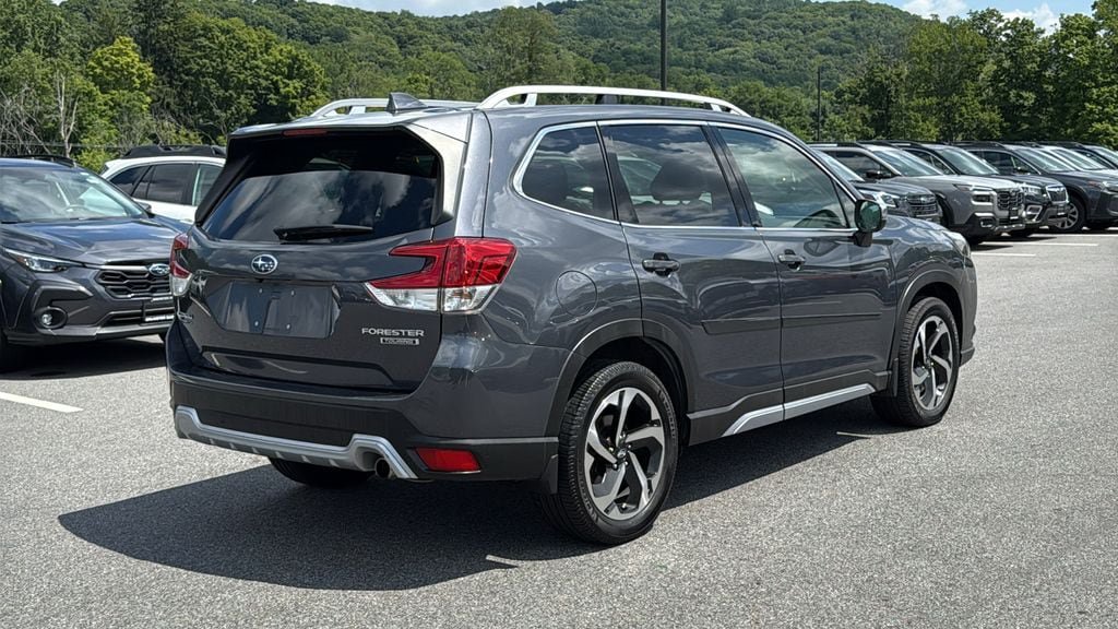 Certified 2022 Subaru Forester Touring AWD/4WD image 4