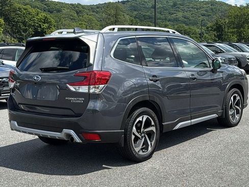 Certified 2022 Subaru Forester Touring AWD/4WD image 4