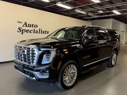 Used 2025 GMC Yukon XL Denali AWD/4WD image 1