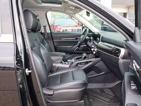 Used 2025 Kia Telluride S FWD image 30