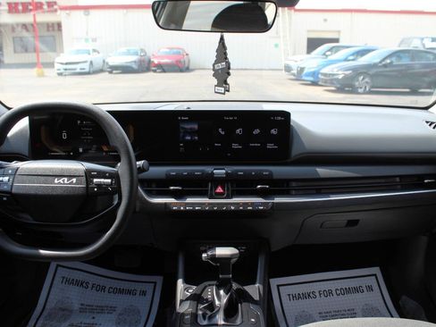 Used 2025 Kia K4 FWD image 19