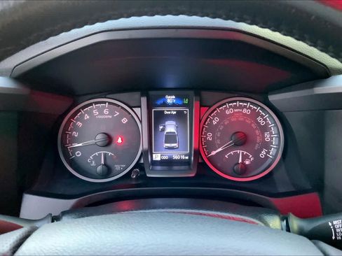 Used 2019 Toyota Tacoma TRD Off-Road w/ Technology Package AWD/4WD image 25