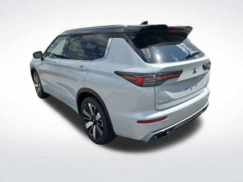 New 2025 Mitsubishi Outlander SEL image 3