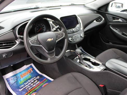 Used 2022 Chevrolet Malibu LT image 13