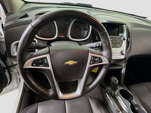 Used 2017 Chevrolet Equinox LT w/ Sport Edition image 4