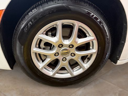 Used 2023 Chrysler Pacifica Touring-L FWD image 30