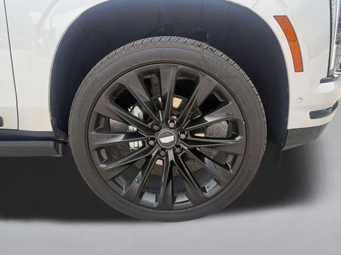 Used 2025 Cadillac Escalade ESV Sport Platinum w/ LPO, ONYX Package AWD/4WD image 10