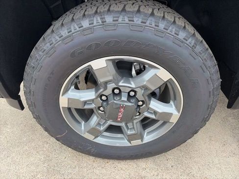 New 2026 GMC Sierra 2500 SLT w/ SLT Premium Package AWD/4WD image 10
