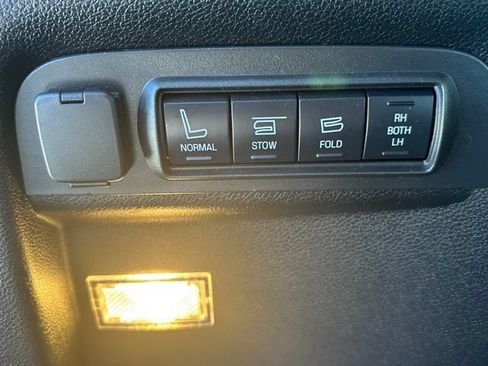 Used 2017 Ford Explorer Platinum AWD/4WD image 27