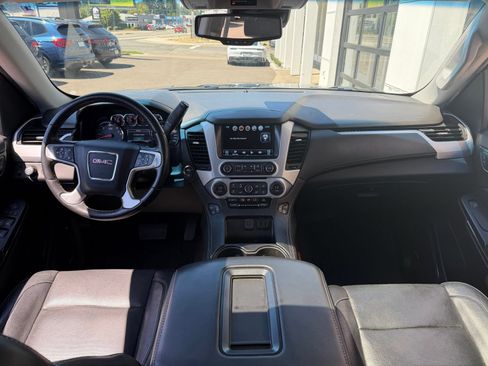 Used 2019 GMC Yukon XL SLT w/ Open Road Package AWD/4WD image 5