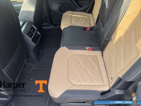 Used 2024 Volkswagen Atlas Cross Sport SE w/ Panoramic Sunroof Package image 10