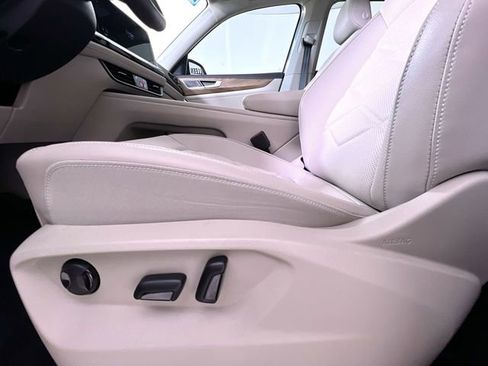 Used 2025 Volkswagen Atlas SE image 12