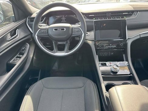 New 2025 Jeep Grand Cherokee Laredo X image 10