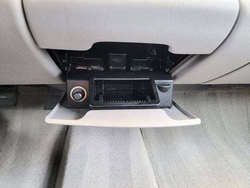 Used 2004 Buick Le Sabre Custom w/ Platinum Edition FWD image 36