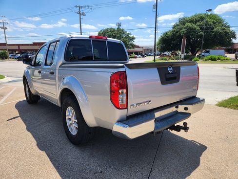 Used 2019 Nissan Frontier SV RWD image 3