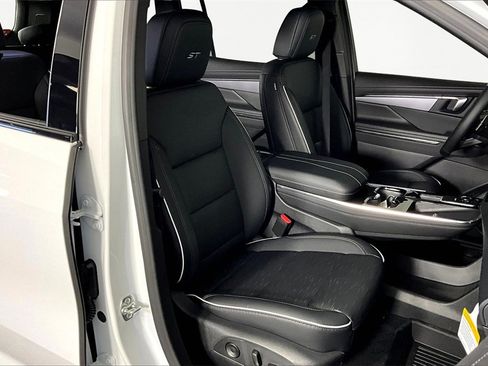 New 2026 Buick Enclave Sport Touring w/ Super Cruise Package image 12