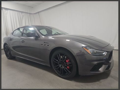 Used 2023 Maserati Ghibli Modena image 3