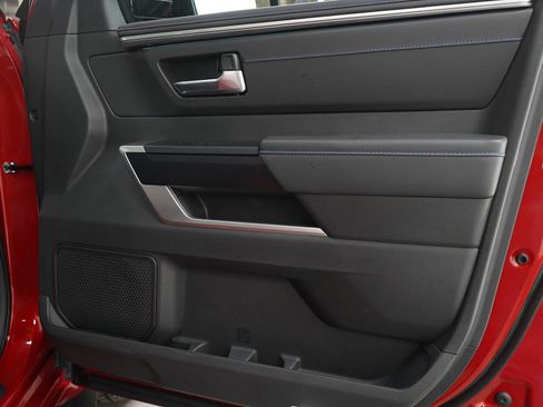 Used 2025 Toyota Sequoia Platinum image 9