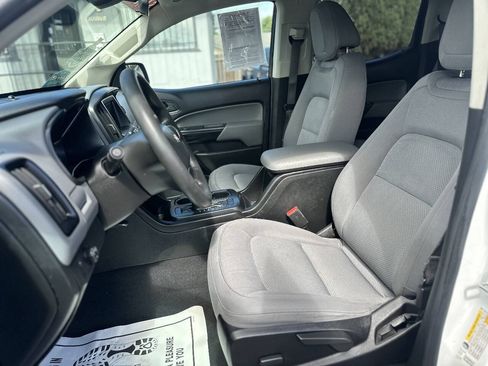 Used 2021 Chevrolet Colorado W/T w/ WT Convenience Package RWD image 15