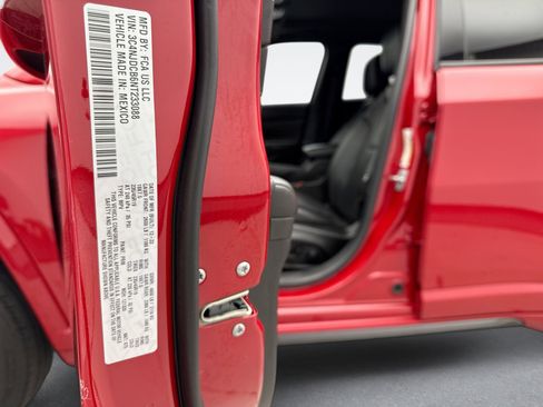 Used 2022 Jeep Compass Limited w/ (RED) Package image 26